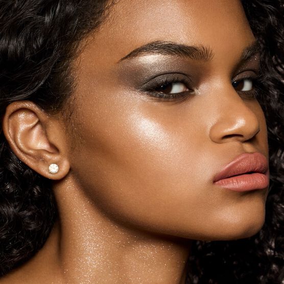 FENTY      DIAMOND BOMB  VEIL CARA